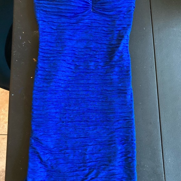Size 0 strapless blue ruched dress. - Picture 7 of 7